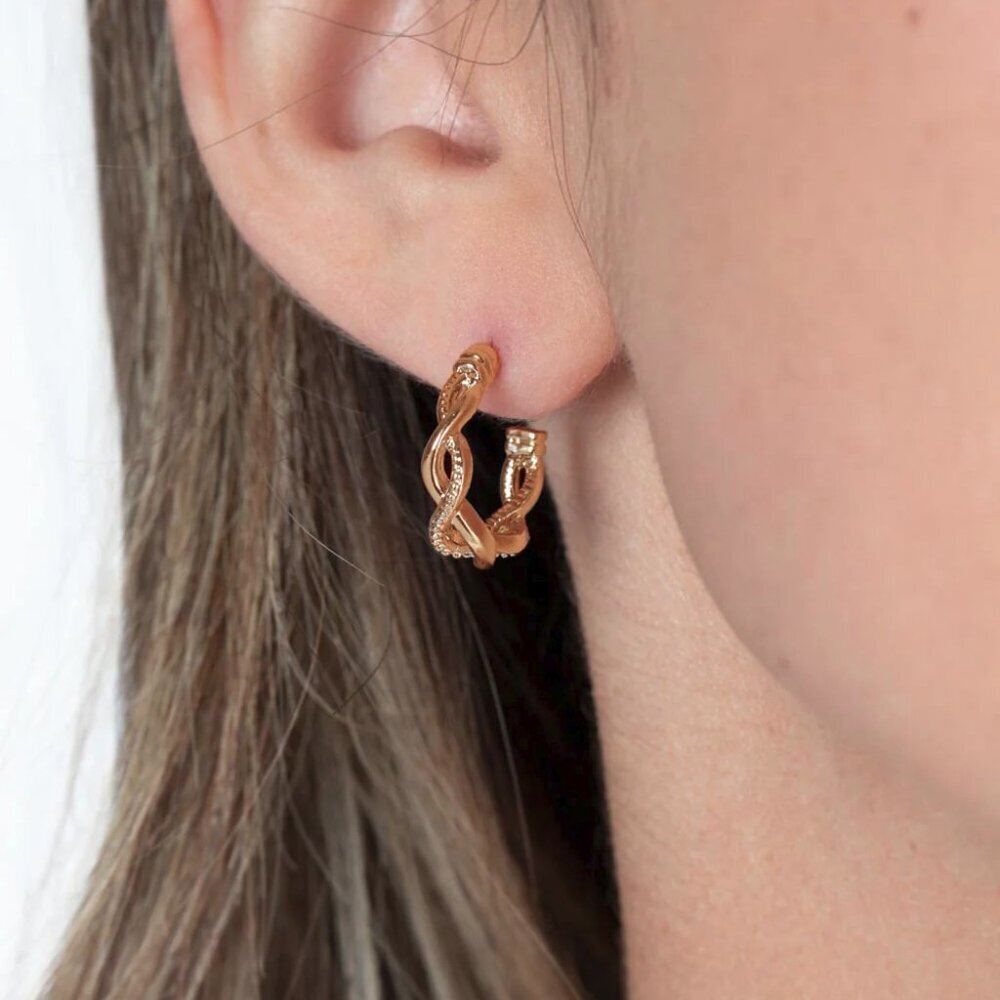 Paparazzi Jewelry Accessories - Infinite Incandescence - Gold Earrings - Vintage